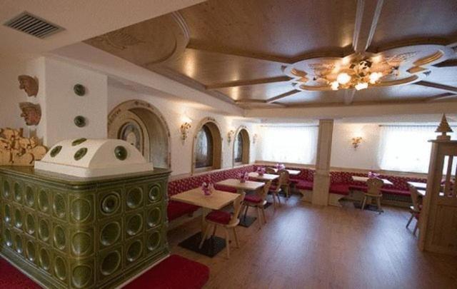 Hotel Zirmes Moena Exterior photo