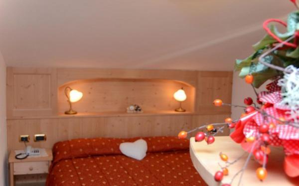 Hotel Zirmes Moena Exterior photo