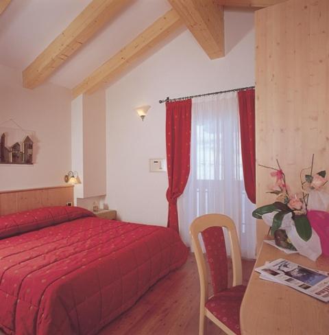Hotel Zirmes Moena Exterior photo