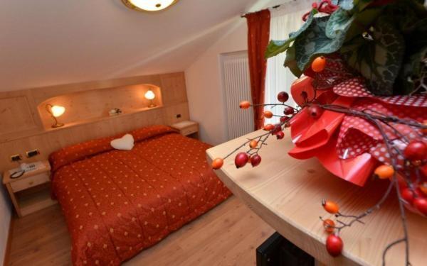 Hotel Zirmes Moena Exterior photo