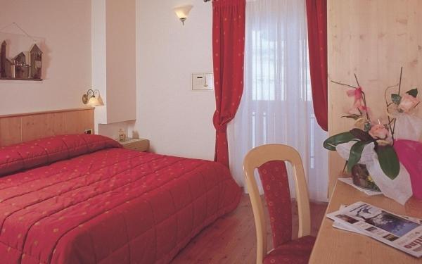 Hotel Zirmes Moena Exterior photo