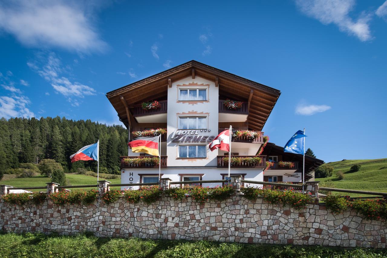 Hotel Zirmes Moena Exterior photo